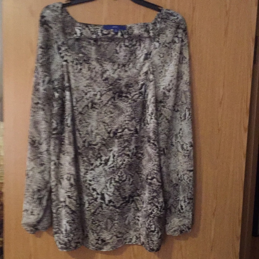 Apt9 scoop necklace animal print blouse NWT
